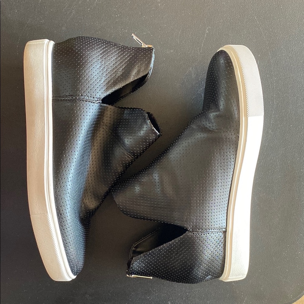 Steve Madden Black Wedge Shoes with Urban Flair